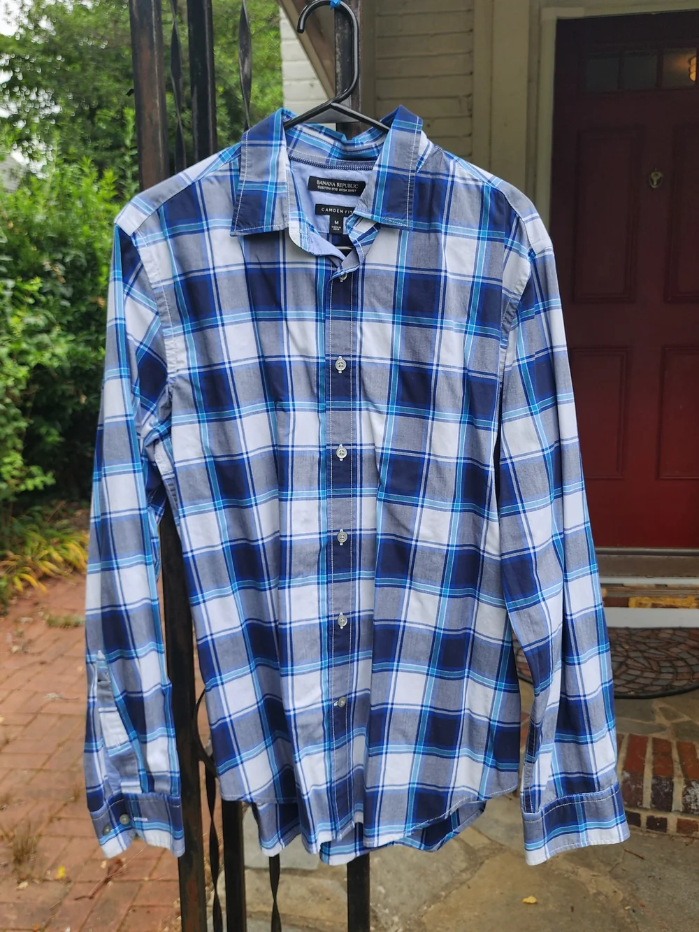 Banana Republic Camden Fit Plaid Shirt. Size Medium.